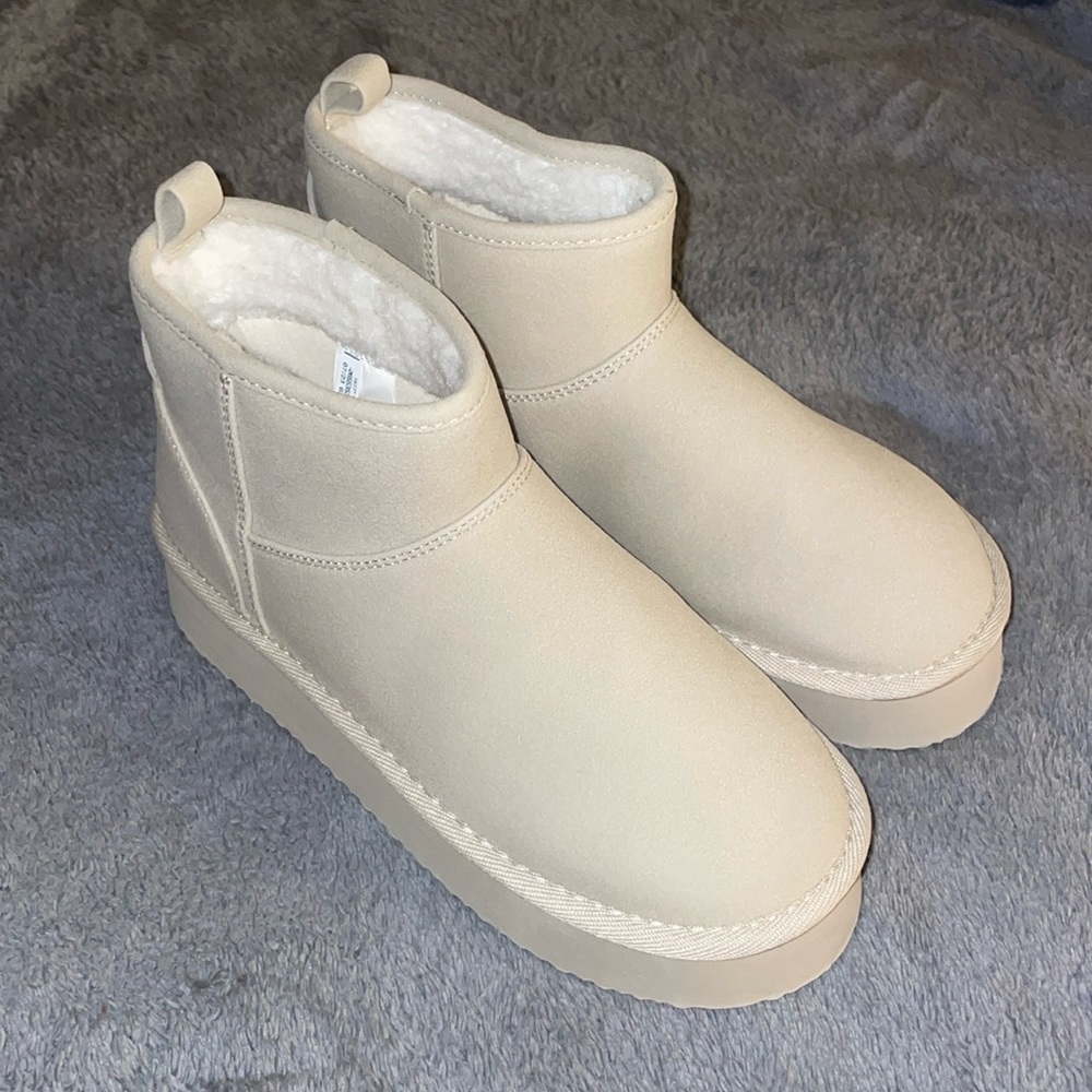 American Eagle Outfitters - The Hangout Bootie - Beige